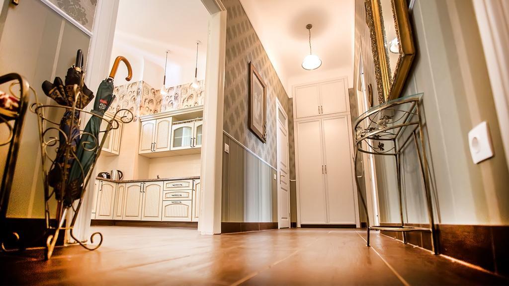 Gorgeous Apartments In Historical Center Of Lvov Exterior photo